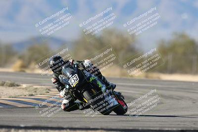 media/Dec-07-2025-CVMA (Sun) [[3e7d2de5dc]]/Race 12- Formula 40 MW and LW/